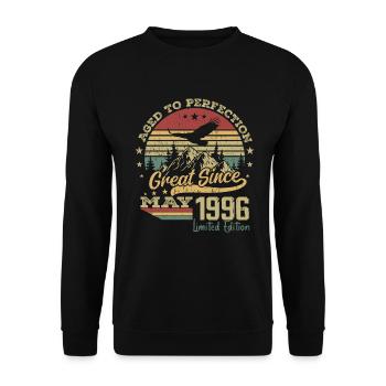 28 years old Aged to Perfection born in May 1996 - Unisex Sweatshirt - black - Front - Alina (178cm) & Michal (187cm)