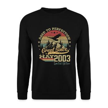 21 years old Aged to Perfection born in May 2003 - Unisex Sweatshirt - black - Front - Alina (178cm) & Michal (187cm)