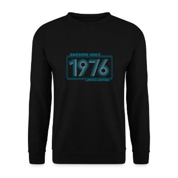 LIMITED EDITION Vintage 1976 45 Years - Unisex Sweatshirt - black - Front - Alina (178cm) & Michal (187cm)