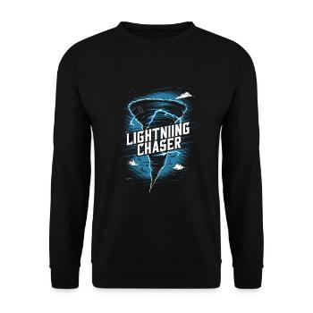 Erlebe Die Faszinierende Welt Des Tornadojagens - Unisex Pullover - Schwarz - Vorne - Alina (178cm) & Michal (187cm)