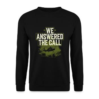 Ehre Den Vietnam Veteranen Mit Patriotismus Und - Unisex Pullover - Schwarz - Vorne - Alina (178cm) & Michal (187cm)