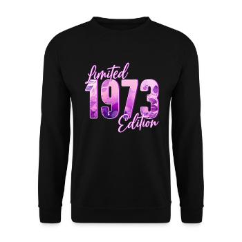 1973 Naissance femme d’anniversaire - Sweat-shirt Unisexe - noir - Devant - Alina (178cm) & Michal (187cm)