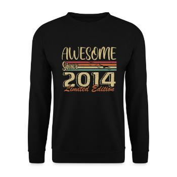 The Legends Were Born In 2014 Vintage 2014 - Unisex Sweatshirt - black - Front - Alina (178cm) & Michal (187cm)