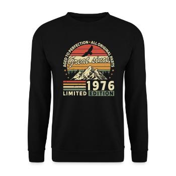 48 Jahre großartig seit 1976 limitierte Auflage - Unisex Pullover - Schwarz - Vorne - Alina (178cm) & Michal (187cm)