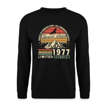 47 Jahre großartig seit 1977 limitierte Auflage - Unisex Pullover - Schwarz - Vorne - Alina (178cm) & Michal (187cm)