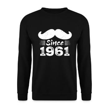 Geschenk zum 63. Geburtstag - Vintage 1961 Schnurrbart - Unisex Pullover - Schwarz - Vorne - Alina (178cm) & Michal (187cm)