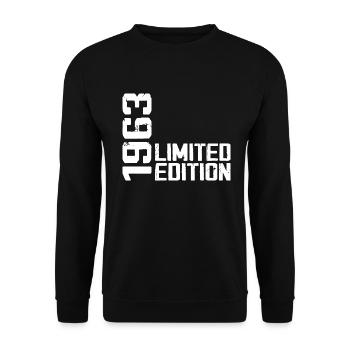 Legendary since 1993 Birthday Gift 1993 - Unisex Sweatshirt - black - Front - Alina (178cm) & Michal (187cm)