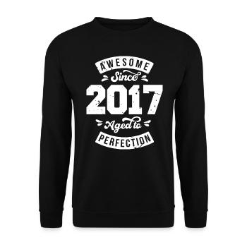 Vintage 2017 birthday - retro 2017 - Unisex Sweatshirt - black - Front - Alina (178cm) & Michal (187cm)