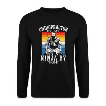 Chiropraktiker bei Tag Ninja bei Nacht Chiro Squad - Unisex Pullover - Schwarz - Vorne - Alina (178cm) & Michal (187cm)