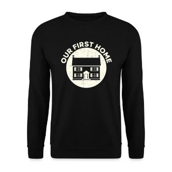 Unsere erste Hausbesitzer-Schlüssel-Einweihungsparty - Unisex Pullover - Schwarz - Vorne - Alina (178cm) & Michal (187cm)