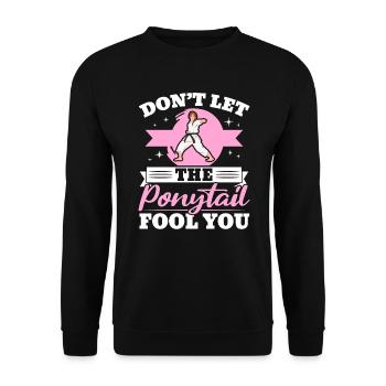 Ne laissez pas la queue de cheval vous tromper MMA Taekwondo Girl - Sweat-shirt Unisexe - noir - Devant - Alina (178cm) & Michal (187cm)