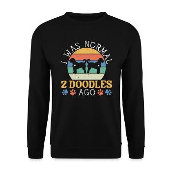 Ich war normal 2 Doodles vor Goldendoodle Hundebesitzer - Unisex Pullover - Schwarz - Vorne - Alina (178cm) & Michal (187cm)