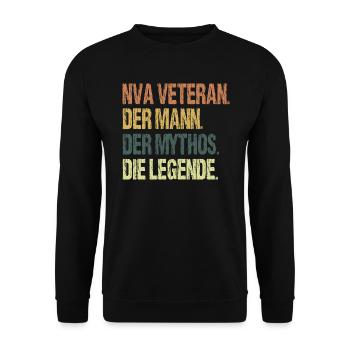 Stolzer NVA Veteran der DDR Armee - Unisex Pullover - Schwarz - Vorne - Alina (178cm) & Michal (187cm)