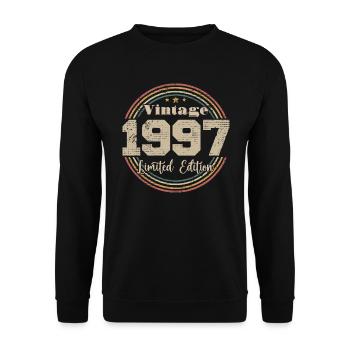 1997 Retro Vintage Geburtstag Geboren in - 1997 - Unisex Pullover - Schwarz - Vorne - Alina (178cm) & Michal (187cm)