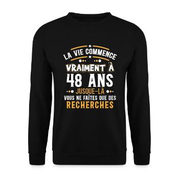 Anniversaire 48 ans, idée cadeau date de naissance - Sweat-shirt Unisexe - noir - Devant - Alina (178cm) & Michal (187cm)