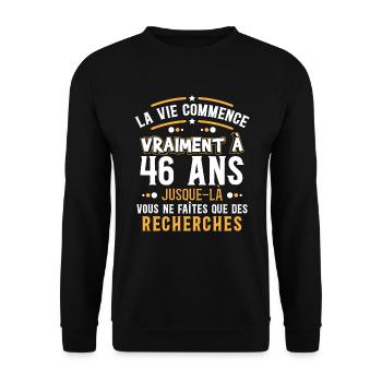 Anniversaire 46 ans, idée cadeau date de naissance - Sweat-shirt Unisexe - noir - Devant - Alina (178cm) & Michal (187cm)