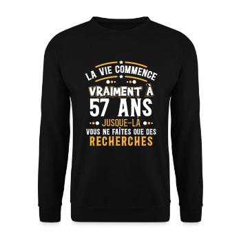 Anniversaire 57 ans, idée cadeau date de naissance - Sweat-shirt Unisexe - noir - Devant - Alina (178cm) & Michal (187cm)