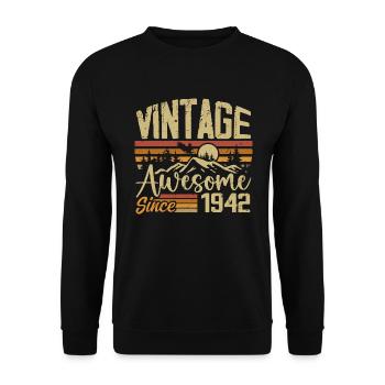 Vintage 1942 Retro 1942 Birthday Gift - Unisex Sweatshirt - black - Front - Alina (178cm) & Michal (187cm)