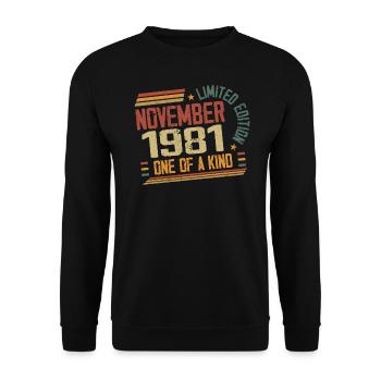 Génial Depuis Novembre 1981 Cadeau Anniversaire - Sweat-shirt Unisexe - noir - Devant - Alina (178cm) & Michal (187cm)