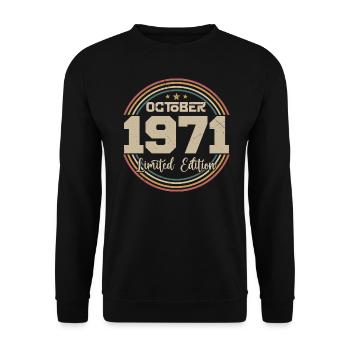 Né en octobre 1971 Retro Anniversaire Octobre 1971 - Sweat-shirt Unisexe - noir - Devant - Alina (178cm) & Michal (187cm)