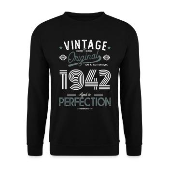AGE TO PERFECTION born in 1942 anniversary 80 years - Unisex Sweatshirt - black - Front - Alina (178cm) & Michal (187cm)