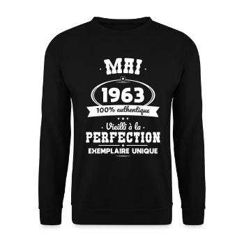 Anniversaire 60 ans - Mai 1963 Perfection - Sweat-shirt Unisexe - noir - Devant - Alina (178cm) & Michal (187cm)