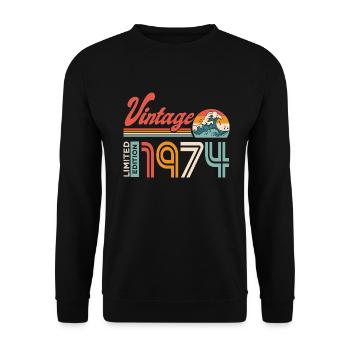 1974 Anniversaire Cadeau Né en 1974 - Sweat-shirt Unisexe - noir - Devant - Alina (178cm) & Michal (187cm)