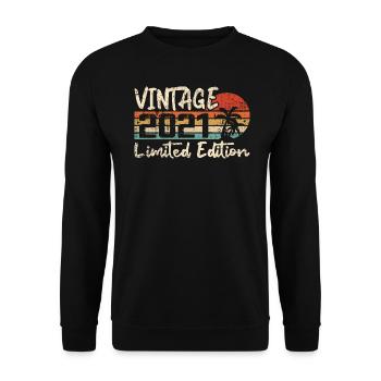 Vintage 2021 Vintage 2021 Birthday Gift - Unisex Sweatshirt - black - Front - Alina (178cm) & Michal (187cm)