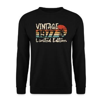 Vintage 1977 Vintage 1977 Birthday Gift - Unisex Sweatshirt - black - Front - Alina (178cm) & Michal (187cm)