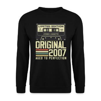 Geschenk zum 17. Jubiläum im Retro-Stil 2007 - Unisex Pullover - Schwarz - Vorne - Alina (178cm) & Michal (187cm)