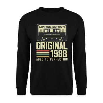 36th Retro Style Anniversary Gift 1988 - Unisex Sweatshirt - black - Front - Alina (178cm) & Michal (187cm)