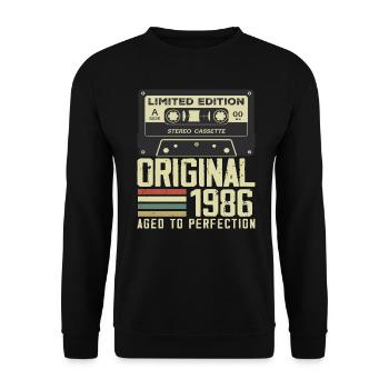 38th Retro Style Anniversary Gift 1986 - Unisex Sweatshirt - black - Front - Alina (178cm) & Michal (187cm)