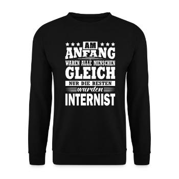 Am Anfang Waren Alle Menschen Gleich Internist - Unisex Pullover - Schwarz - Vorne - Alina (178cm) & Michal (187cm)
