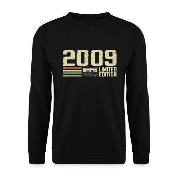 Born in 2009 - Vintage 2009 - 15th Anniversary Retro - Unisex Sweatshirt - black - Front - Alina (178cm) & Michal (187cm)