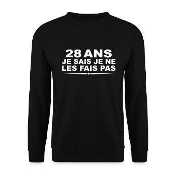 28 Jahre | Humor Geschenk zum 28. Geburtstag - Unisex Pullover - Schwarz - Vorne - Alina (178cm) & Michal (187cm)