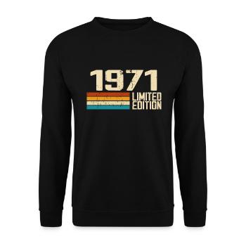 Born in 1971 - Vintage 1971 Retro Anniversary - Unisex Sweatshirt - black - Front - Alina (178cm) & Michal (187cm)