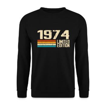 Né en 1974 - Vintage 1974 Anniversaire Rétro - Sweat-shirt Unisexe - noir - Devant - Alina (178cm) & Michal (187cm)