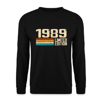 Jahrgang 1989 - Jahrgang 1989 Retro Geburtstag - Unisex Pullover - Schwarz - Vorne - Alina (178cm) & Michal (187cm)