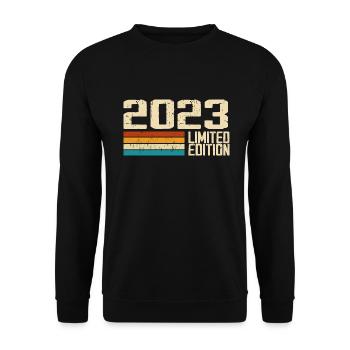 Born in 2023 - Vintage 2023 Retro Anniversary - Unisex Sweatshirt - black - Front - Alina (178cm) & Michal (187cm)
