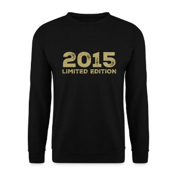 Birthday gift born in 2015 Vintage 2015 - Unisex Sweatshirt - black - Front - Alina (178cm) & Michal (187cm)