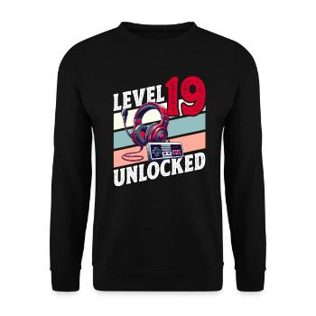 19TH BIRTHDAY BOY RETRO GAMER GAMING LEVEL - Unisex Sweatshirt - black - Front - Alina (178cm) & Michal (187cm)