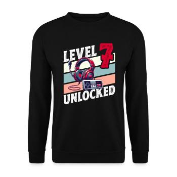 7TH BIRTHDAY BOY RETRO GAMER GAMING LEVEL - Unisex Sweatshirt - black - Front - Alina (178cm) & Michal (187cm)