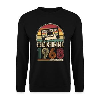 Born in 1968 Original Birthday Gift - Unisex Sweatshirt - black - Front - Alina (178cm) & Michal (187cm)