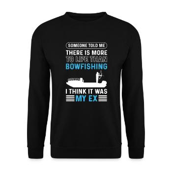 Fish fish fish -Bow hunter Fish - Unisex Sweatshirt - black - Front - Alina (178cm) & Michal (187cm)