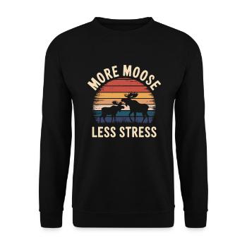 More Moose Less Stress Elch - Unisex Sweatshirt - black - Front - Alina (178cm) & Michal (187cm)