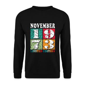 Novembre 1973 Vintage anniversaire Vintage cadeau - Sweat-shirt Unisexe - noir - Devant - Alina (178cm) & Michal (187cm)