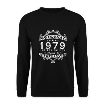 Built in 1979 Vintage Birthday Gift - Unisex Sweatshirt - black - Front - Alina (178cm) & Michal (187cm)