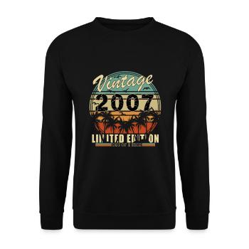 Retro 2007 Vintage Geschenk 17. Jubiläum 17 Jahre - Unisex Pullover - Schwarz - Vorne - Alina (178cm) & Michal (187cm)