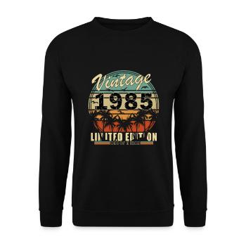 1985 Jahrgang Geburtstag geboren 1985 - Unisex Pullover - Schwarz - Vorne - Alina (178cm) & Michal (187cm)