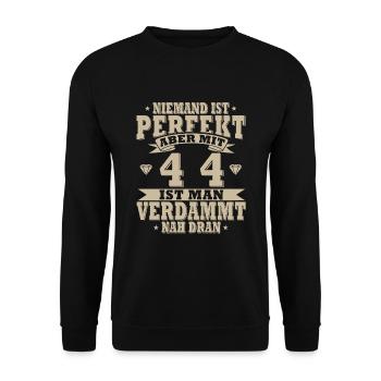 44. Geburtstag 44 Jahre 1980 Jahrgang Geschenk - Unisex Pullover - Schwarz - Vorne - Alina (178cm) & Michal (187cm)
